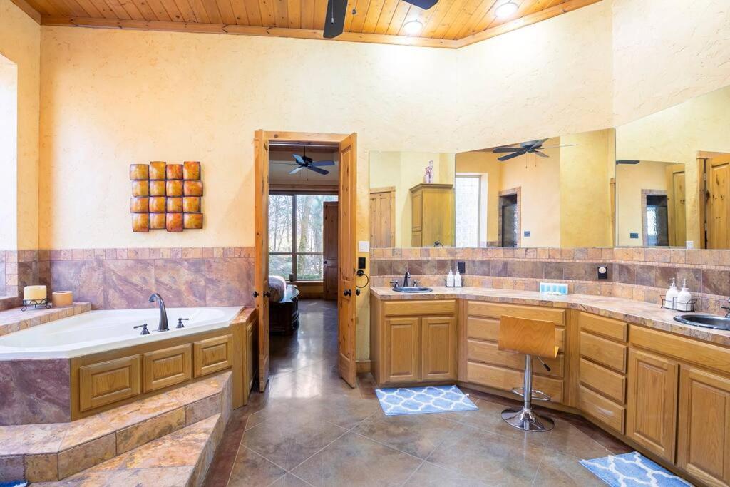 Texas Ranch House With 5 Bedroom And Fish Pond Dallas Dış mekan fotoğraf