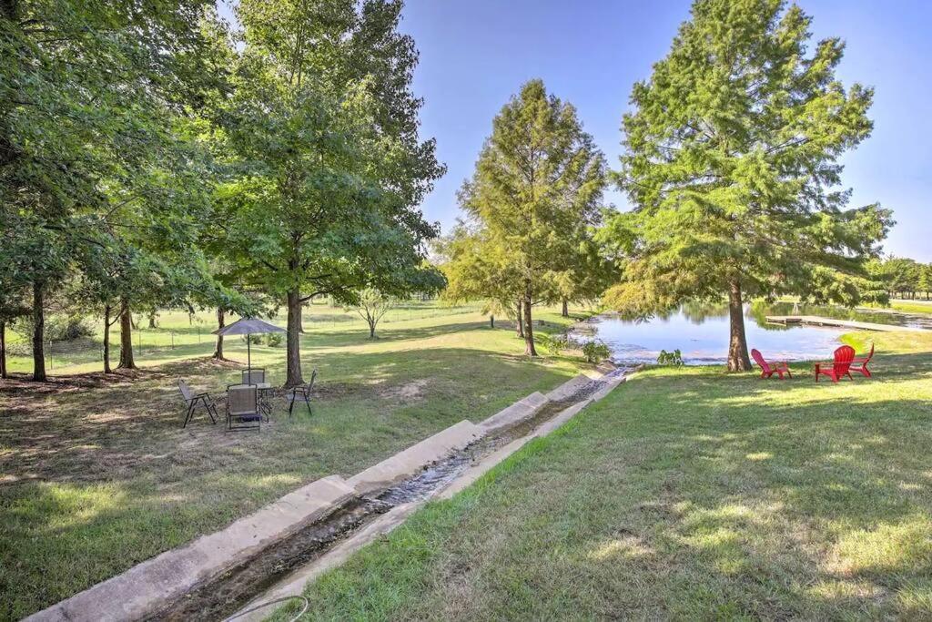 Texas Ranch House With 5 Bedroom And Fish Pond Dallas Dış mekan fotoğraf