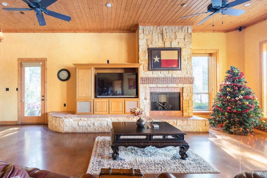 Texas Ranch House With 5 Bedroom And Fish Pond Dallas Dış mekan fotoğraf