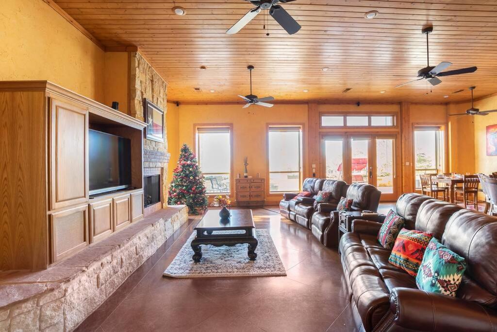 Texas Ranch House With 5 Bedroom And Fish Pond Dallas Dış mekan fotoğraf
